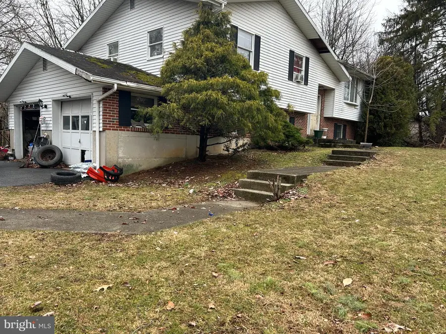 4361 Wolfs Crossing Rd, Orefield, PA 18069 - #2