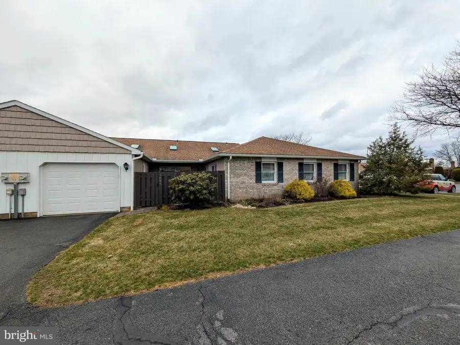5694 Burning Tree Ln, Macungie, PA 18062 - #2