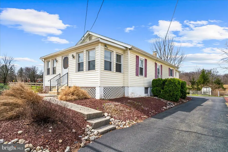 1138 Brookside Rd, Wescosville, PA 18106 - #2