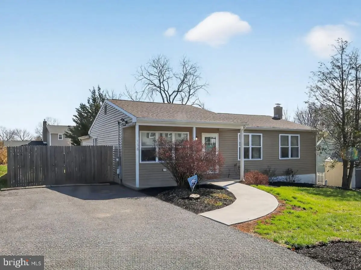 138 S 9th St, Coopersburg, PA 18036 - #1