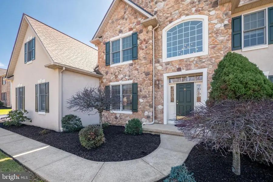 3350 Bay Hill Dr N, Center Valley, PA 18034 - #3