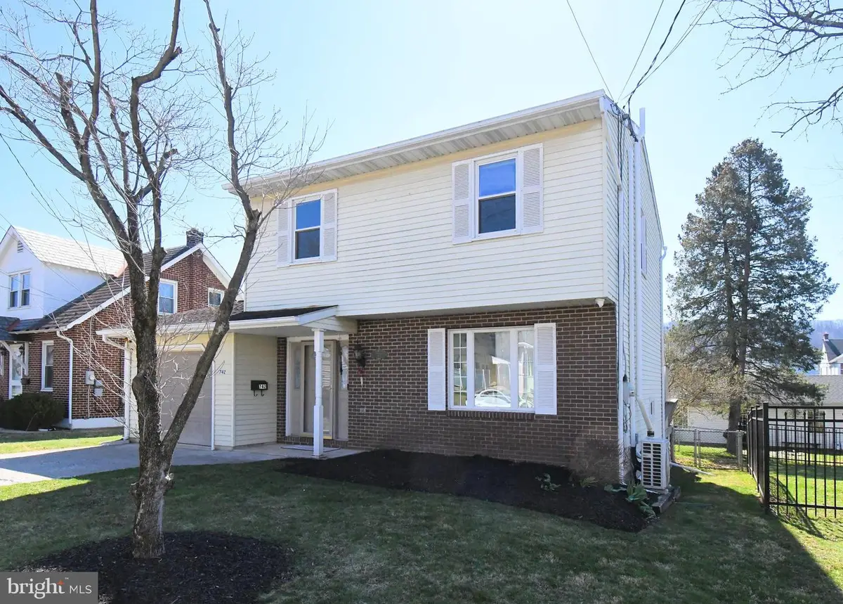 742 Walnut St, Emmaus, PA 18049 - #1