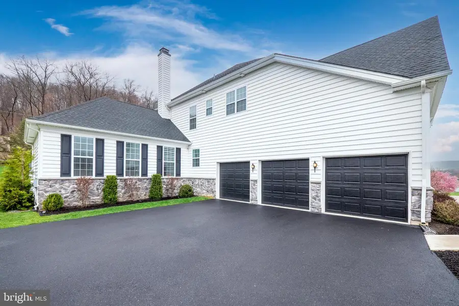 6215 Fox Glove, Center Valley, PA 18034 - #3