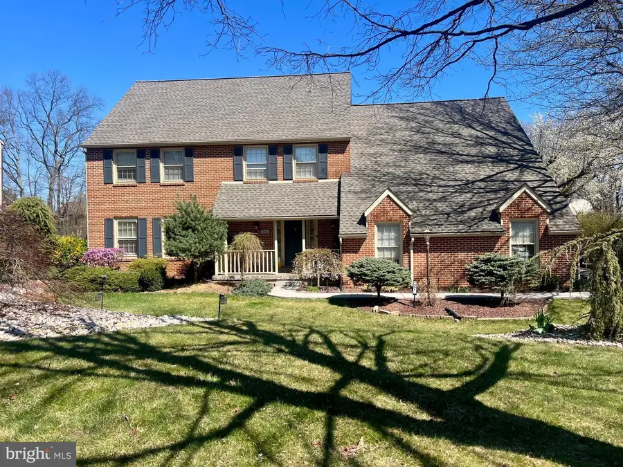 1551 Duxbury Ct, Allentown, PA 18104 - #2