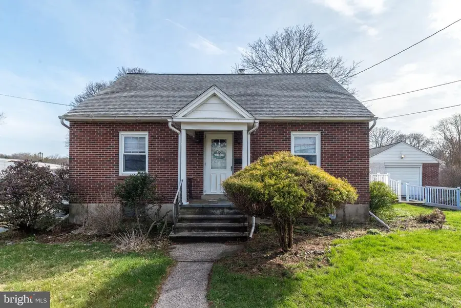 520 Thomas St, Coopersburg, PA 18036 - #3