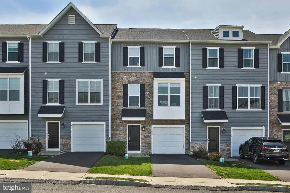 4940 Brookside Ct, Coopersburg, PA 18036 - #1