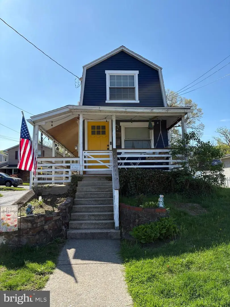 518 Furnace St, Emmaus, PA 18049 - #1