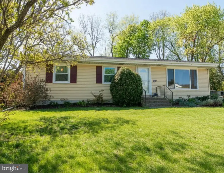 4882 Pine Grove Cir, Allentown, PA 18106 - #2