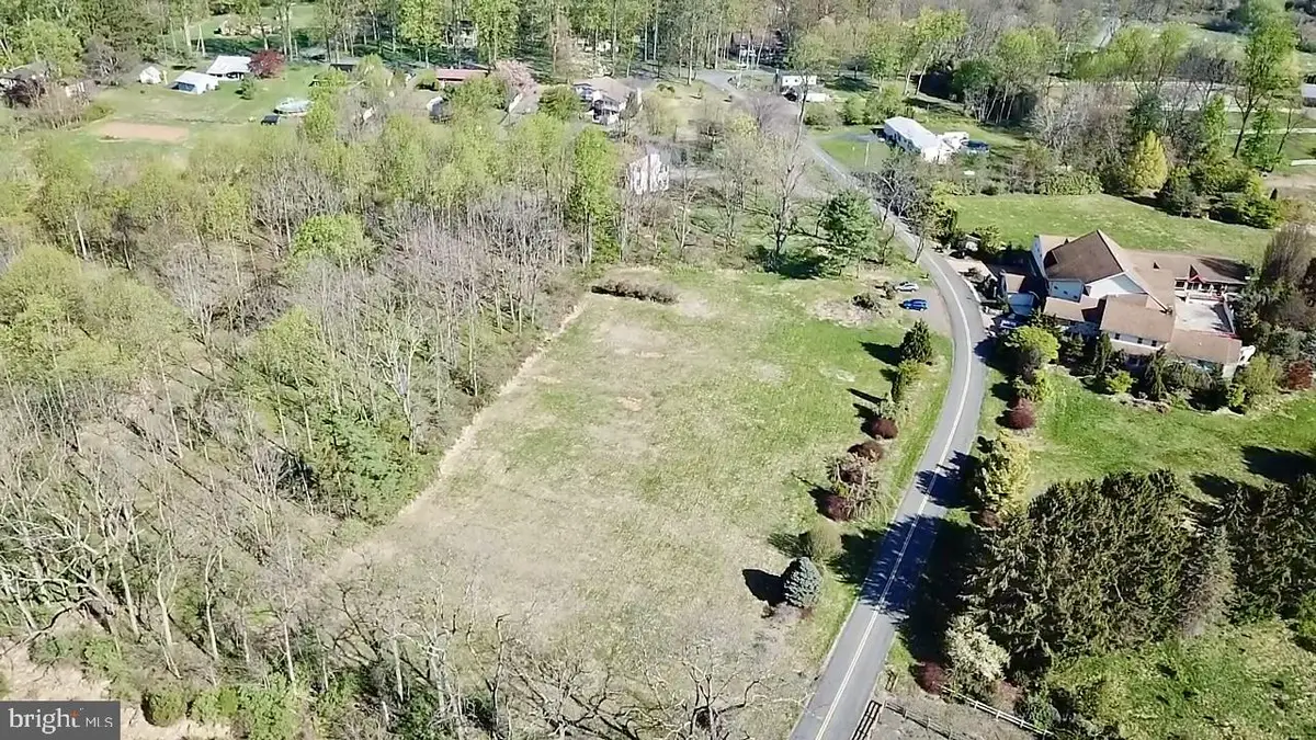 6302 Batman Rd, Zionsville, PA 18092 - #1