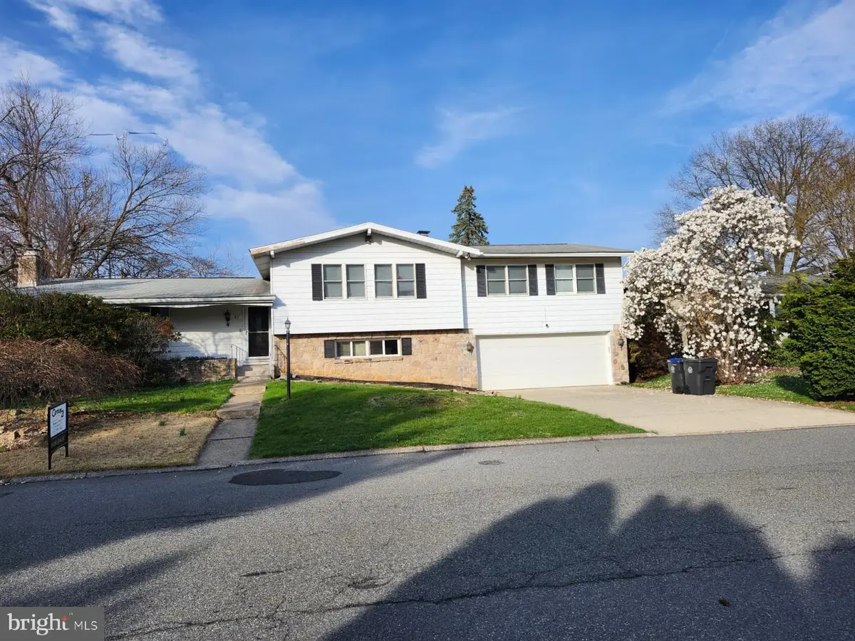 811 S Glenwood St, Allentown, PA 18103 - #1