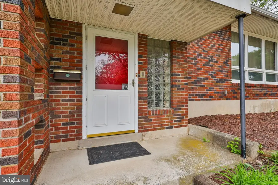 1220 S Lumber St, Allentown, PA 18102 - #3