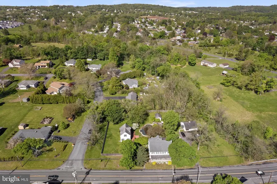 7458 S Main St, Coopersburg, PA 18036 - #3