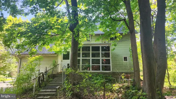 3733 Lanark Rd, COOPERSBURG, PA 18036