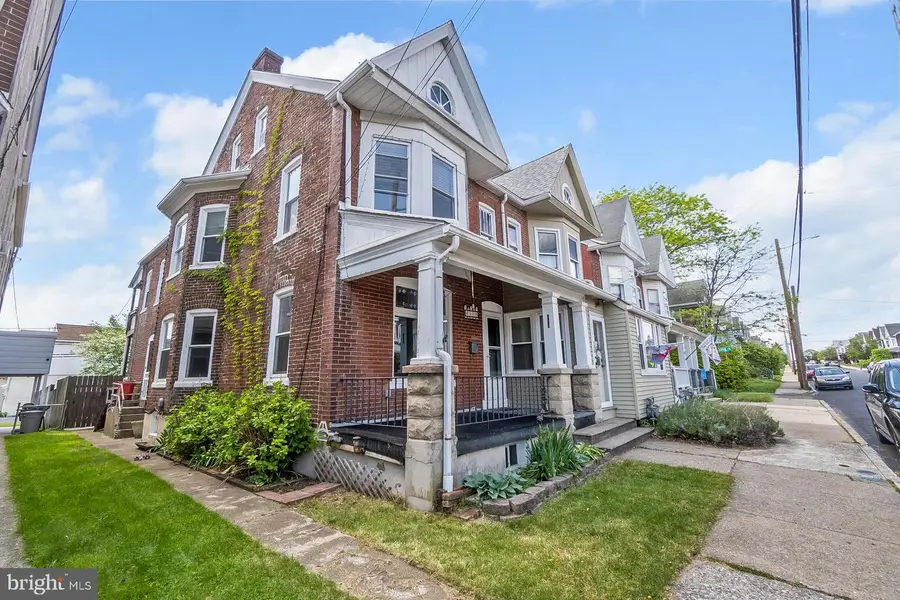 118 N 5th St, Emmaus, PA 18049 - #3