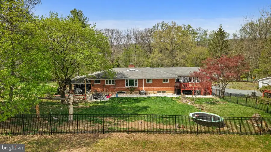 1042 Neffs Laurys Rd, Schnecksville, PA 18078 - #2