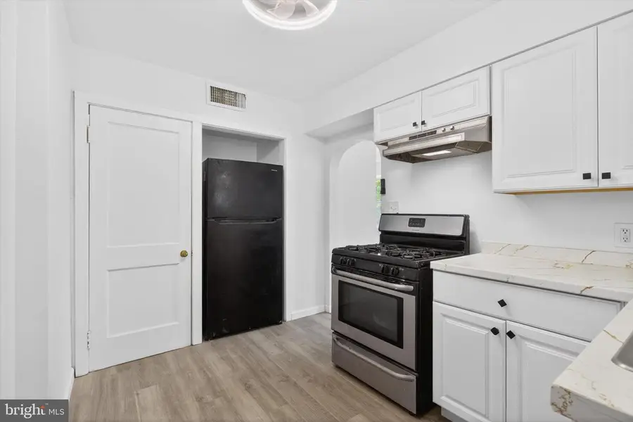 2216 S 9th St, Allentown, PA 18103 - #3