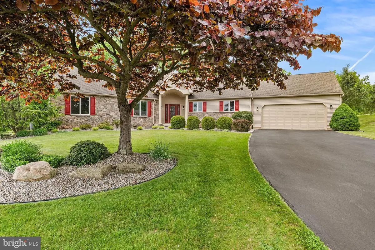 1223 Morning Star Dr, Wescosville, PA 18106 - #1