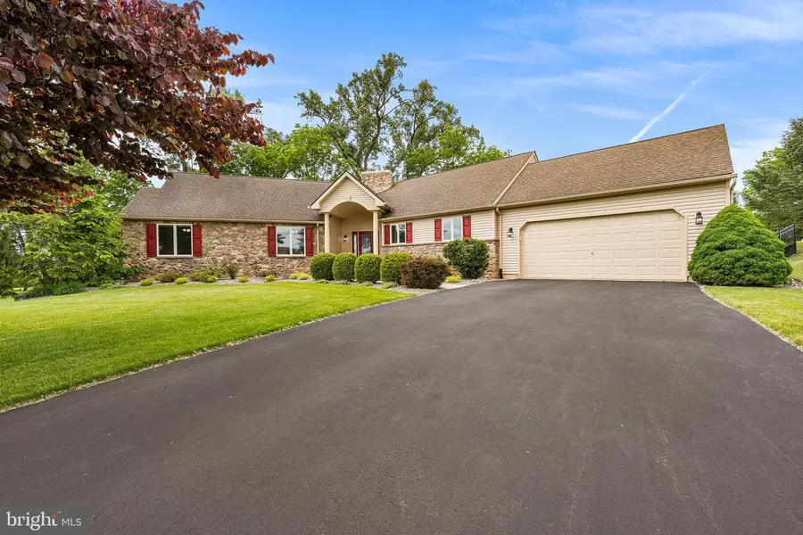 1223 Morning Star Dr, Wescosville, PA 18106 - #3