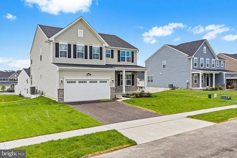 1124 Nursery St, Upper Macungie, PA 18051 - #3