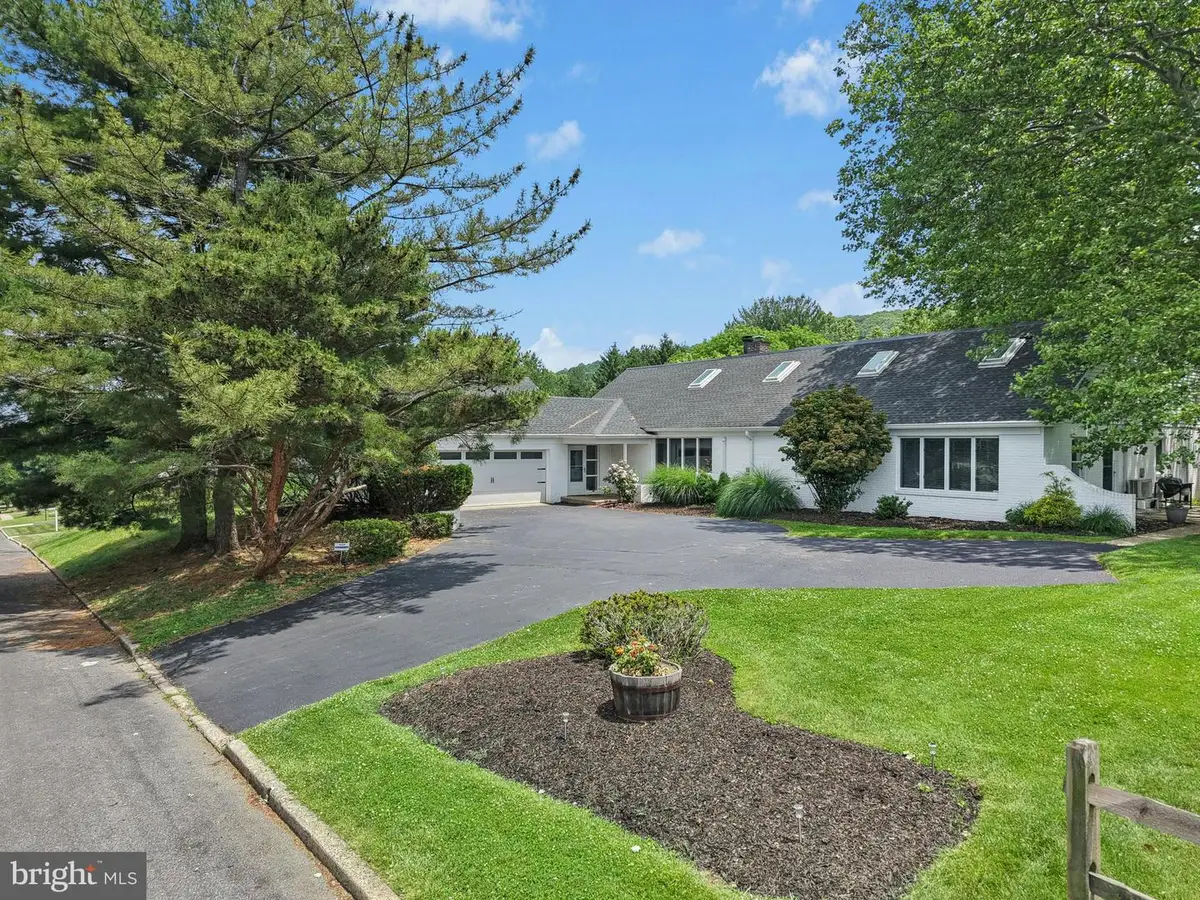 614-630 Glenwood St, Emmaus, PA 18049 - #1