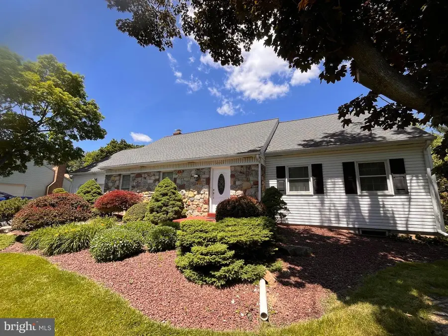 4053 Wedgewood Rd, Allentown, PA 18104 - #2