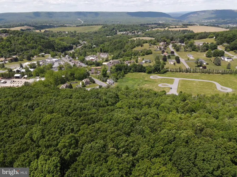 3603 Rip Ct, Slatington, PA 18080 - #2