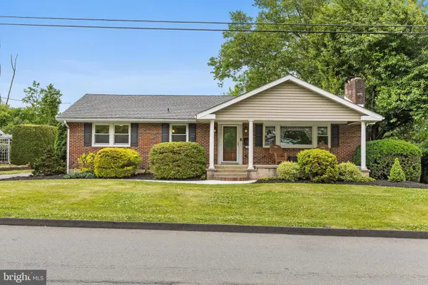 104 E Landis St, COOPERSBURG, PA 18036