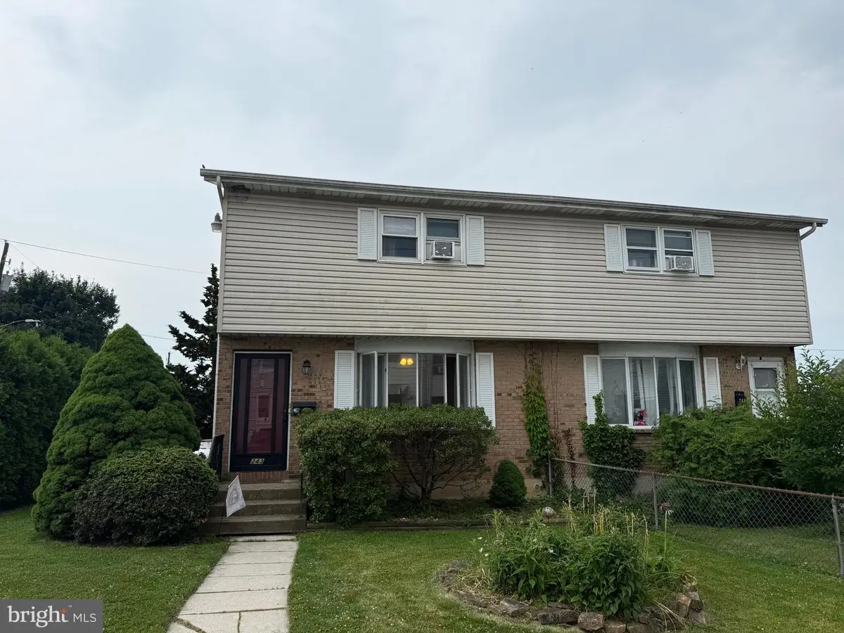 243 Wood St, Catasauqua, PA 18032 - #1