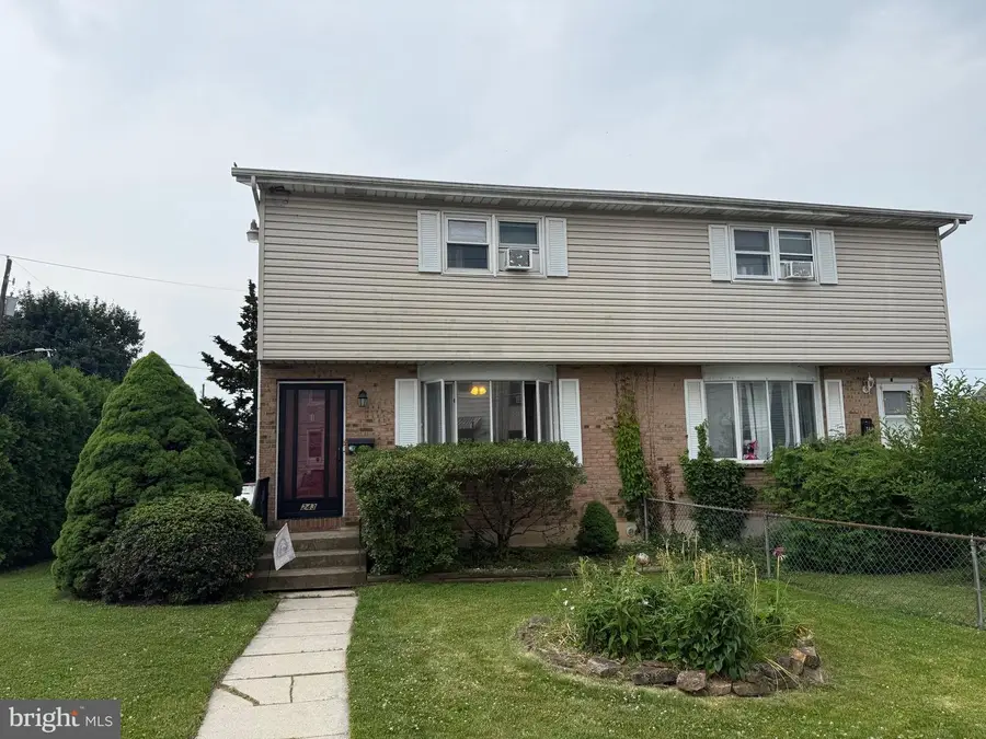 243 Wood St, Catasauqua, PA 18032 - #2