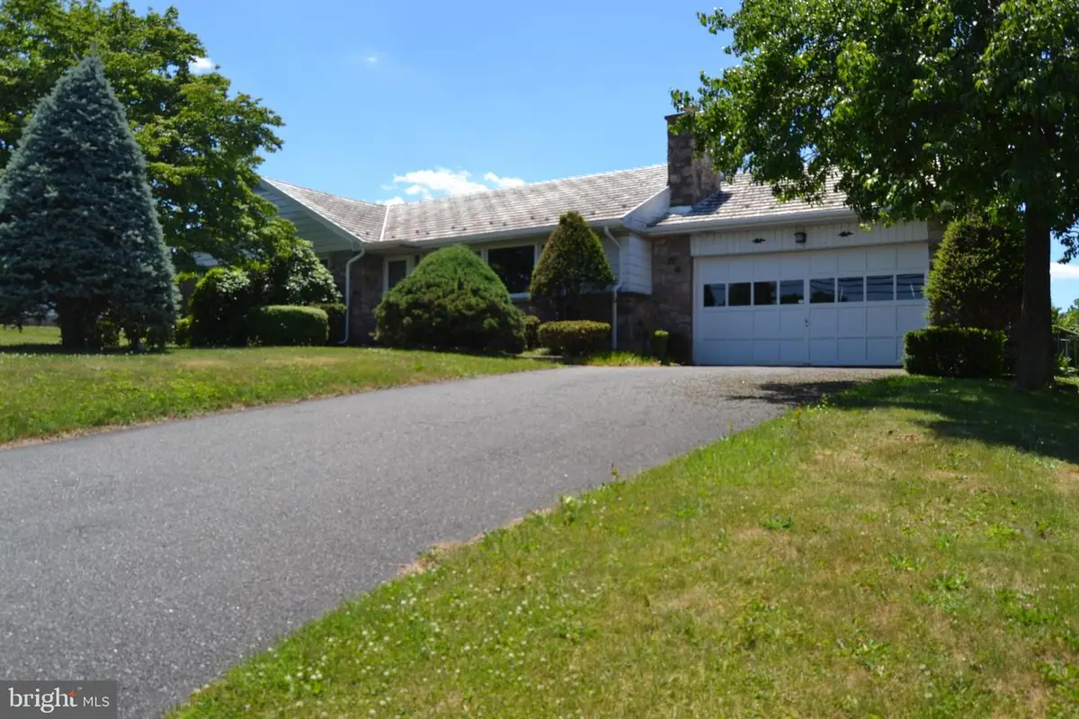 1294 Trexlertown Rd, Trexlertown, PA 18087 - #1