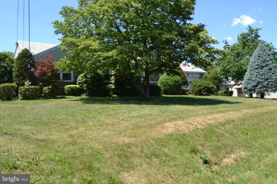 1294 Trexlertown Rd, Trexlertown, PA 18087 - #2