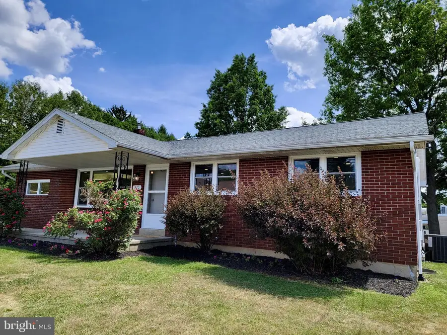 320 E Landis St, Coopersburg, PA 18036 - #3