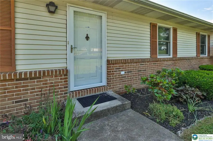 4354 Fieldstone, Center Valley, PA 18034 - #3
