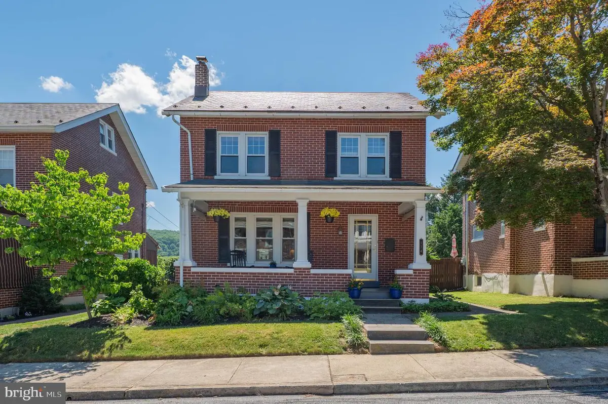 174 Elm St, Emmaus, PA 18049 - #1