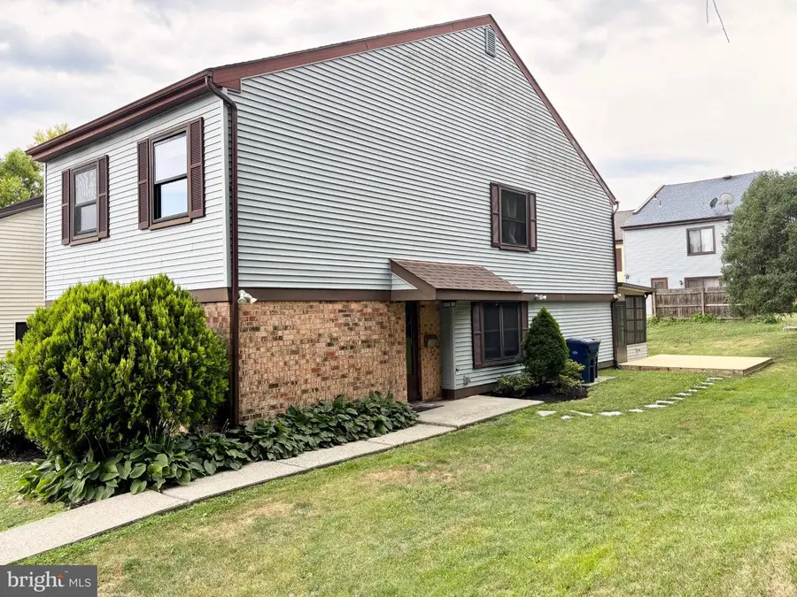 1726 Saratoga Ct, Allentown, PA 18104 - #2