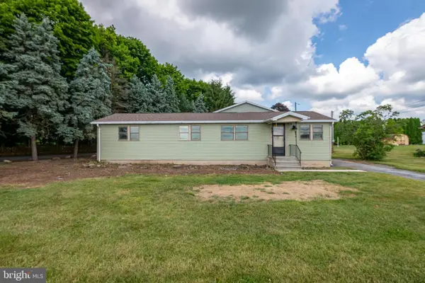 5861 Memorial Rd, GERMANSVILLE, PA 18053