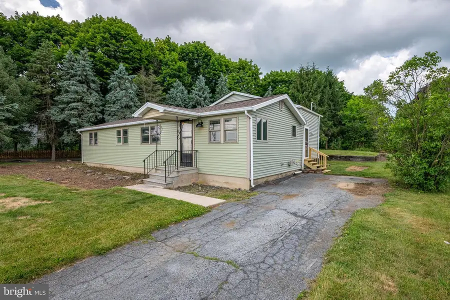 5861 Memorial Rd, Germansville, PA 18053 - #2