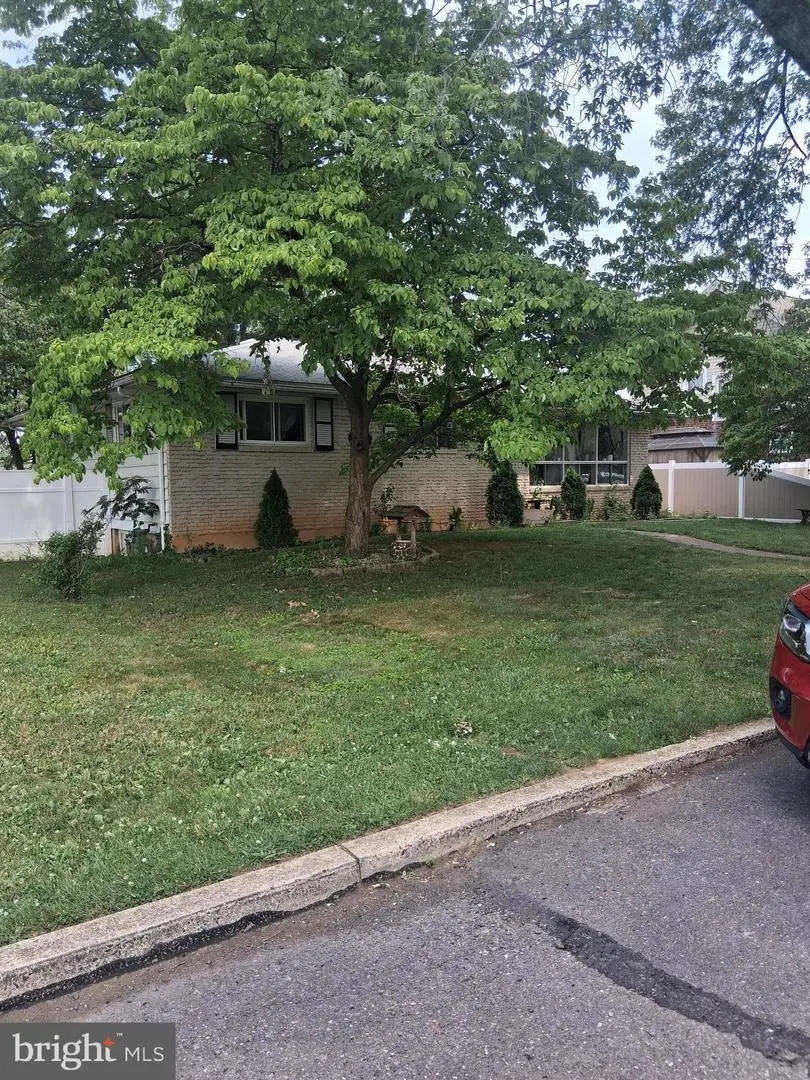 1611 S Race St, Allentown, PA 18103 - #2