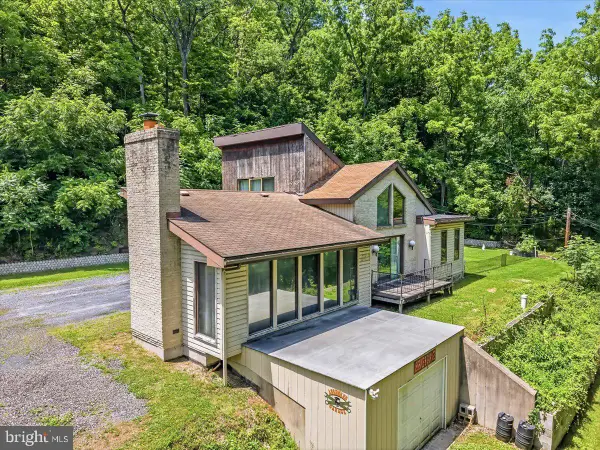 5340 2nd St, WHITEHALL, PA 18052