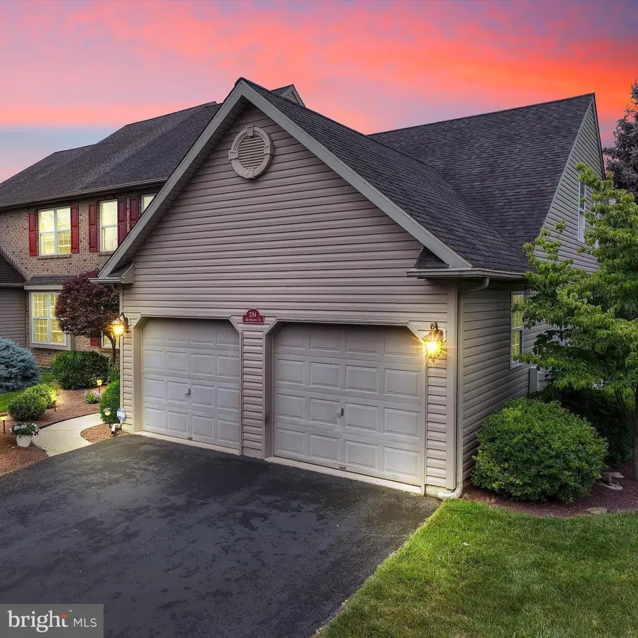2184 Greenmeadow Dr, Macungie, PA 18062 - #3