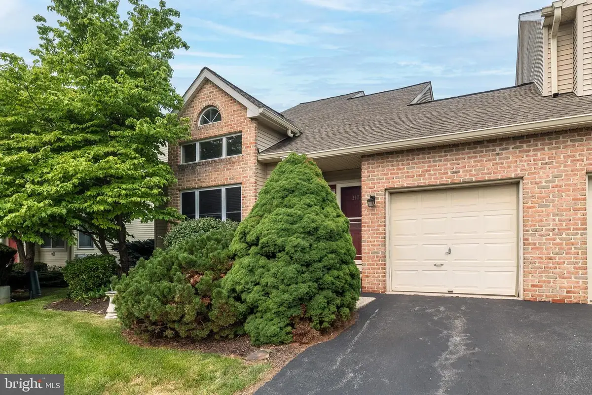 310 Oxford Pl, Macungie, PA 18062 - #1