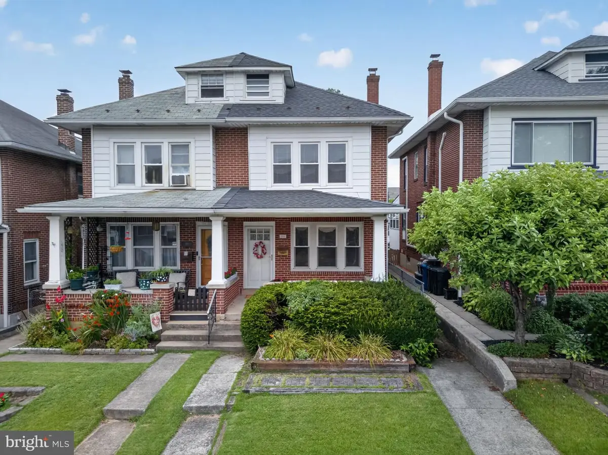 121 E Elm St, Emmaus, PA 18049 - #1