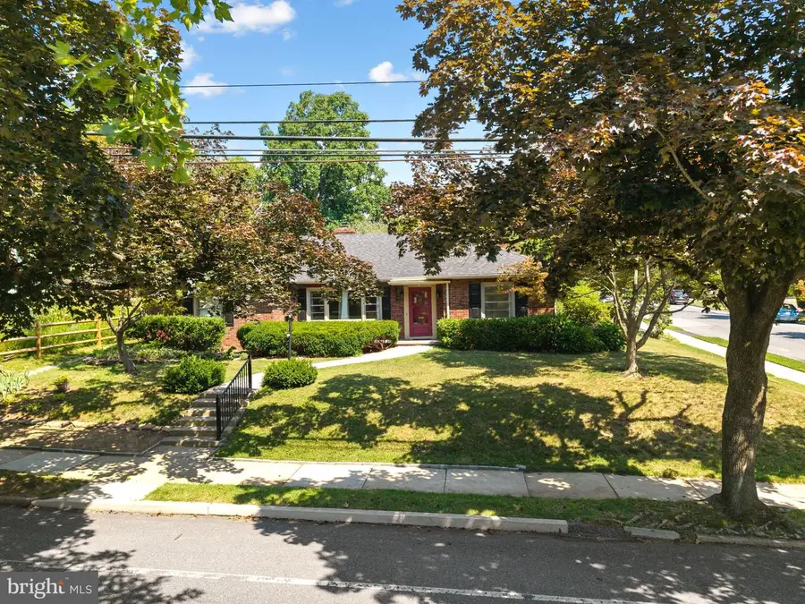 2705 W Chew St, Allentown, PA 18104 - #2