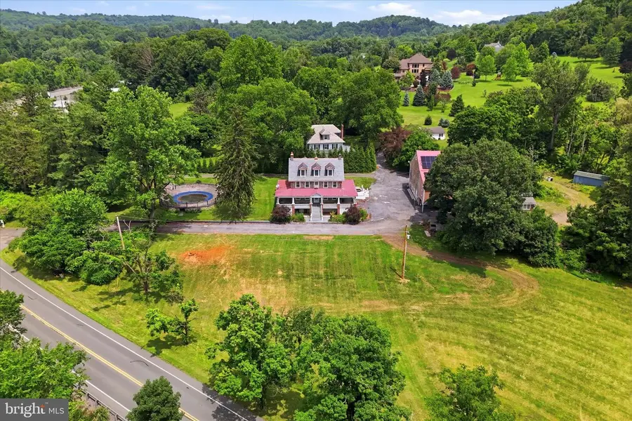 7701 Chestnut St, Zionsville, PA 18092 - #3