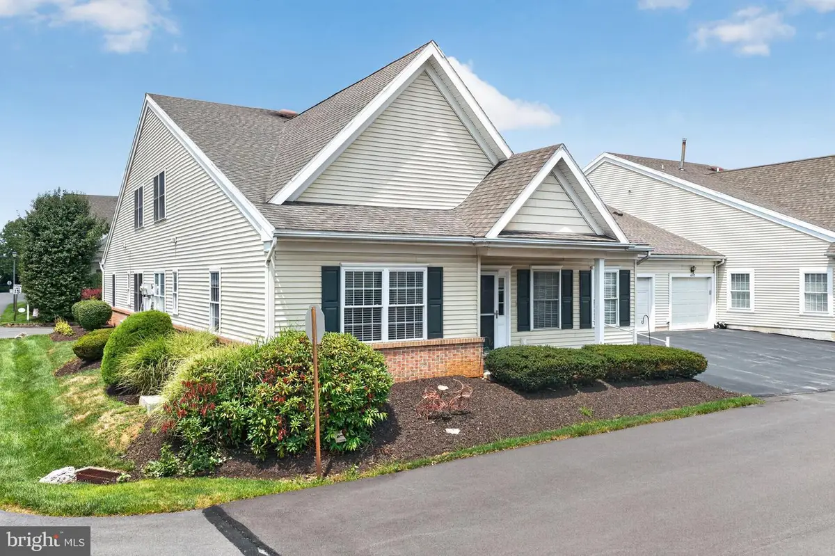 4690 Blue Grass Ln, Macungie, PA 18062 - #1