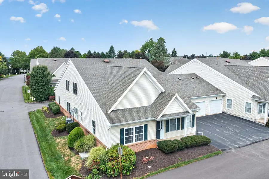 4690 Blue Grass Ln, Macungie, PA 18062 - #3