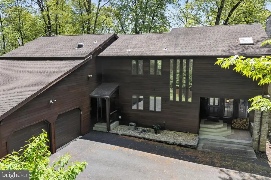 5069 S 5th St, Emmaus, PA 18049 - #2