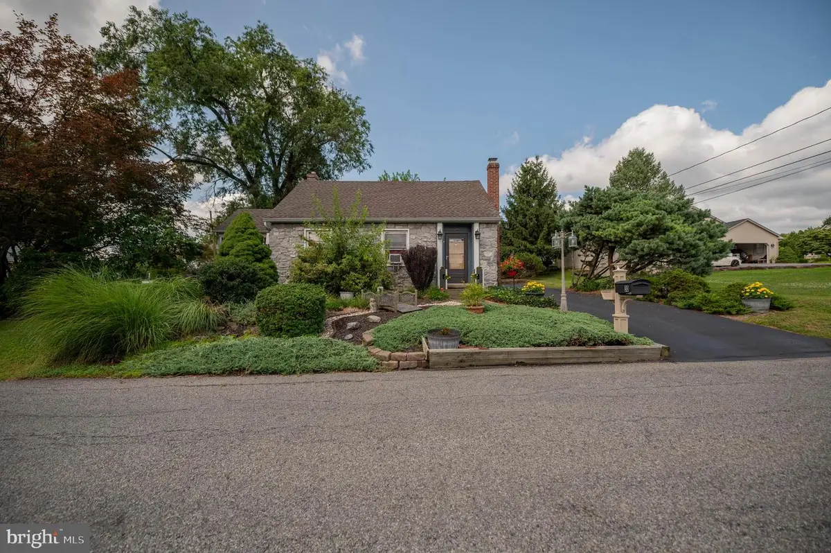 30 N 38th St, Allentown, PA 18104 - #1