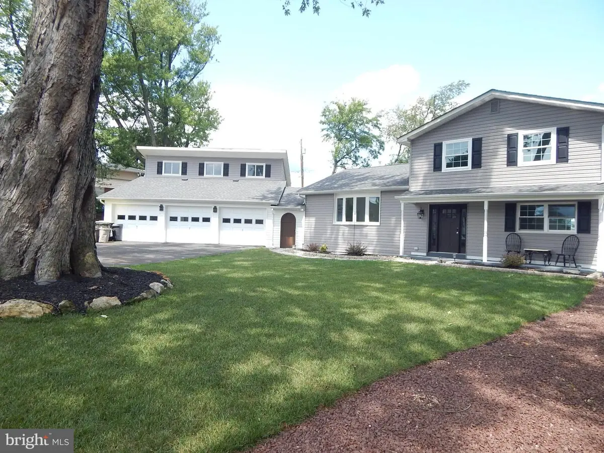 5833 Hill Dr, Allentown, PA 18104 - #1