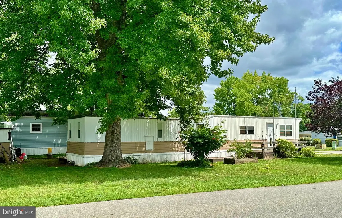 8700 Turkey Ridge Rd, Breinigsville, PA 18031 - #1